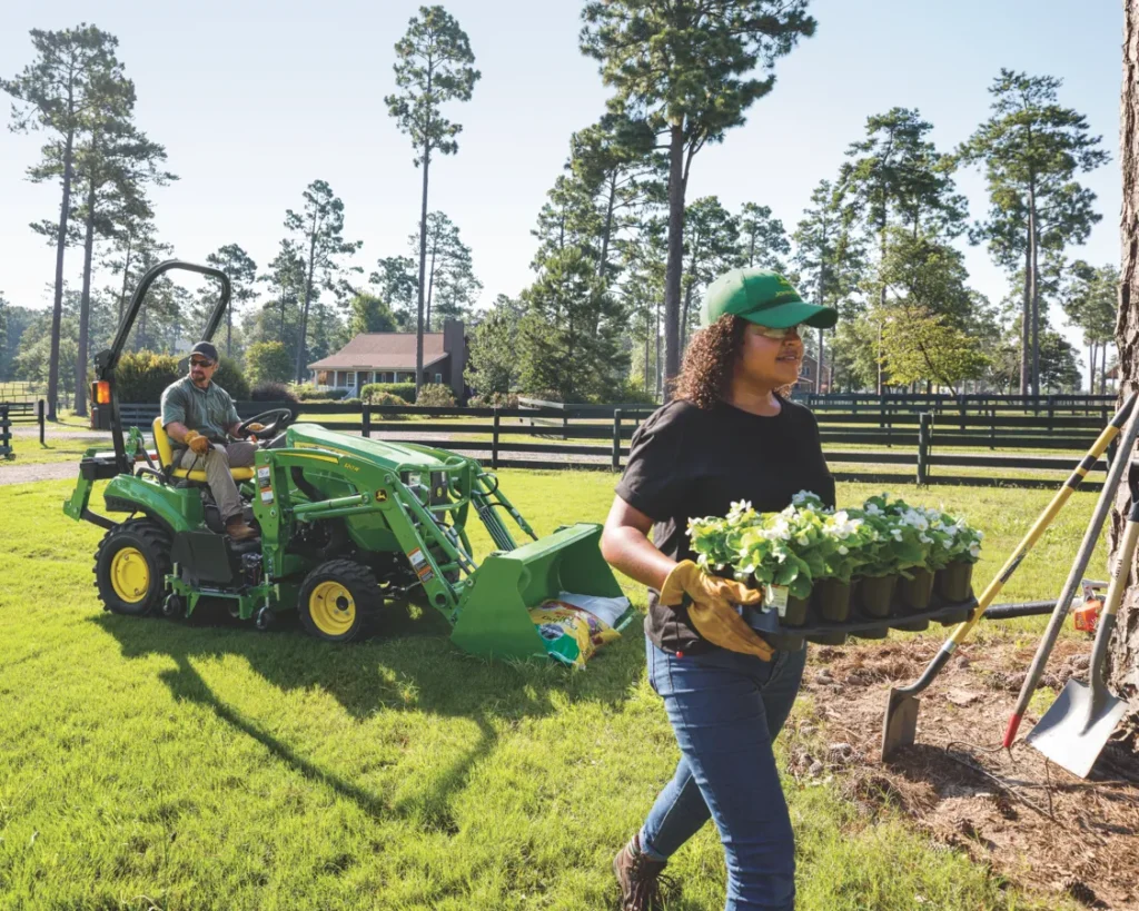 John Deere 1023E-Compact Tractor