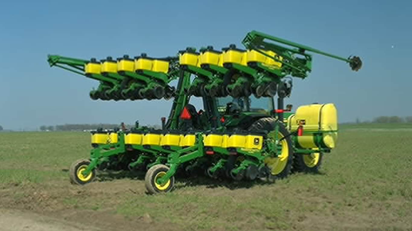 New John Deere 1725 Integral Stack-Fold Planter at Tri County Equipment